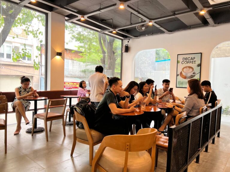Neo Cafe rộn ràng khai trương chi nhánh đầu tiên ở Sài Gòn